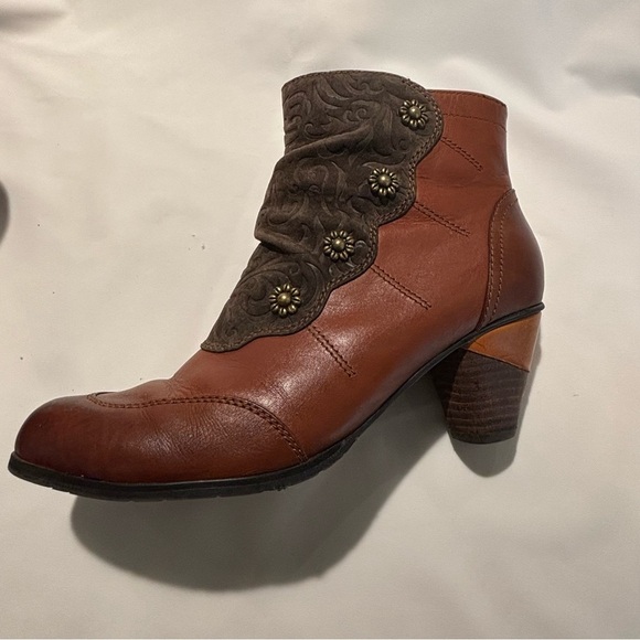 L’ARTISTE Sz 40 Heel Booties Steampunk Vibes Leather Suede Ruched Shaft Buttons - Picture 10 of 14